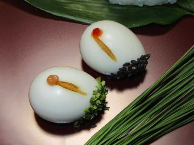 鶴玉子二種類,うずら卵の細工料理