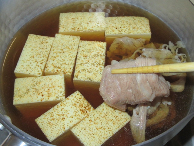 牛肉と焼き豆腐の煮物レシピ,牛肉を入れる工程