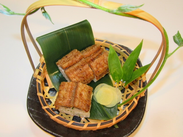 焼き鱧の棒寿司の作り方と盛りつけ,生姜の甘酢漬け