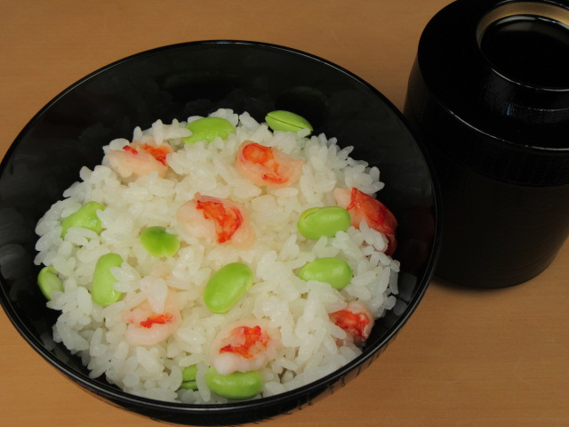 ９月のご飯物,秋のレシピ,初秋の献立,枝豆と海老の萩ごはん画像